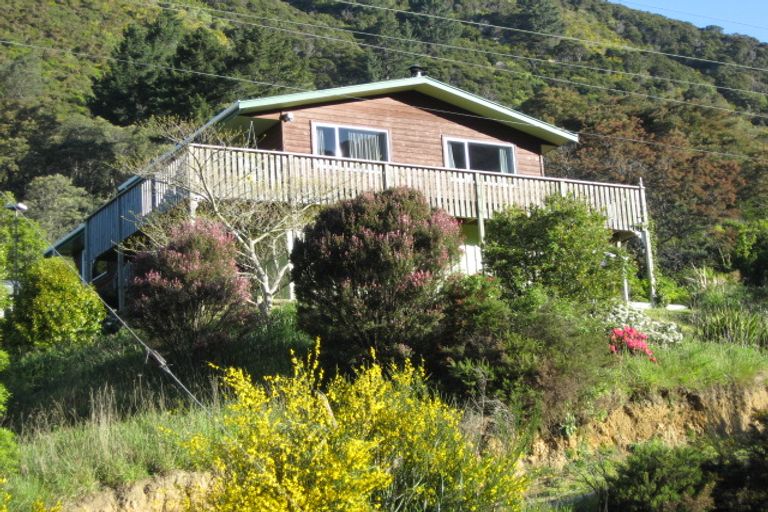 Photo of property in 84 Wairau Road, Picton, 7220
