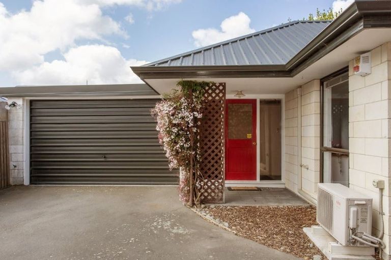 Photo of property in 2/30 Lees Road, Strowan, Christchurch, 8052