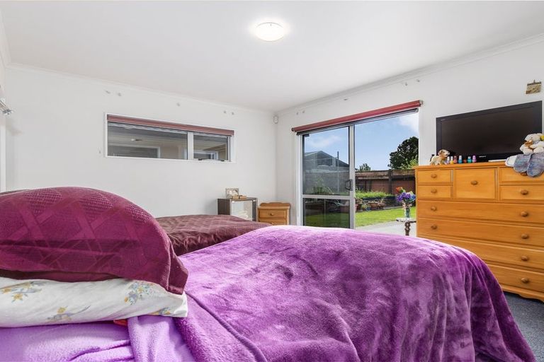 Photo of property in 2 Fuller Close, Levin, 5510