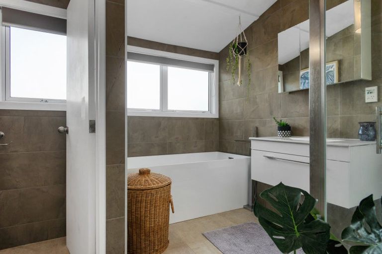 Photo of property in 26 Dunton Drive, Welcome Bay, Tauranga, 3112