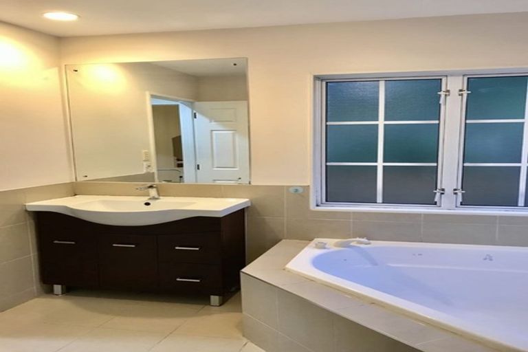 Photo of property in 49 Bushlands Park Drive, Albany, Auckland, 0632