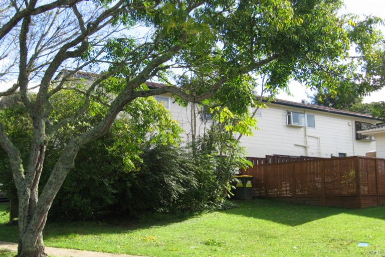 Photo of property in 9 Yarra Place, Botany Downs, Auckland, 2010