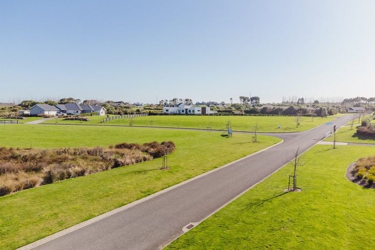 Photo of property in 2 Paterson Lane, Kelvin Grove, 4470