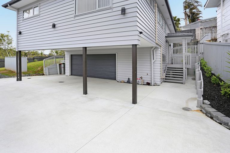 Photo of property in 16a Cedar Heights Avenue, Massey, Auckland, 0614