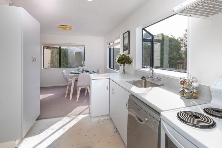 Photo of property in 64 Effingham Street, North New Brighton, Christchurch, 8083