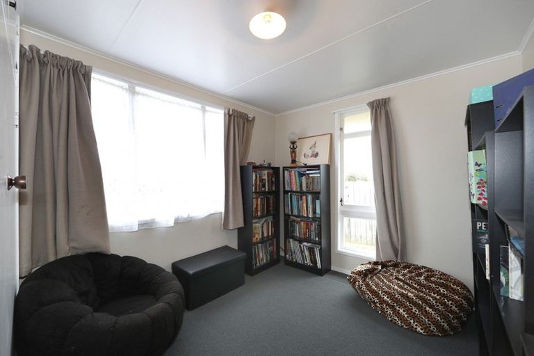 Photo of property in 28 Cartier Crescent, Flaxmere, Hastings, 4120