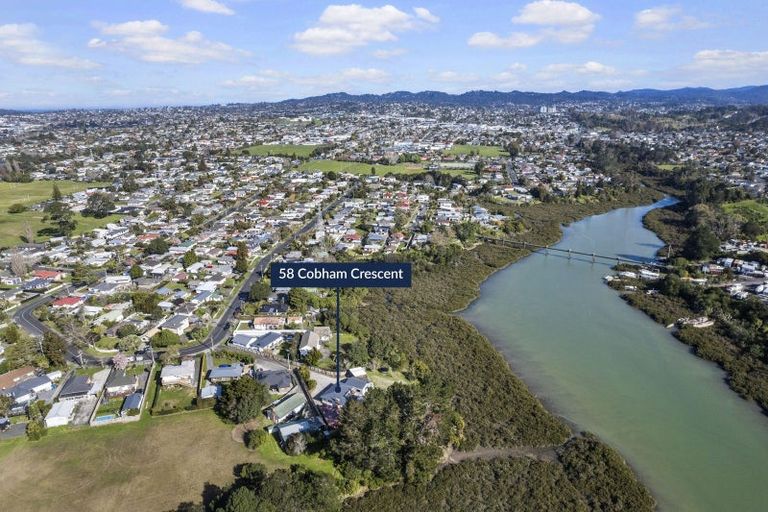Photo of property in 58 Cobham Crescent, Kelston, Auckland, 0602