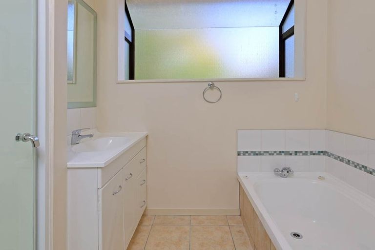 Photo of property in 216 Solar Road, Glen Eden, Auckland, 0602