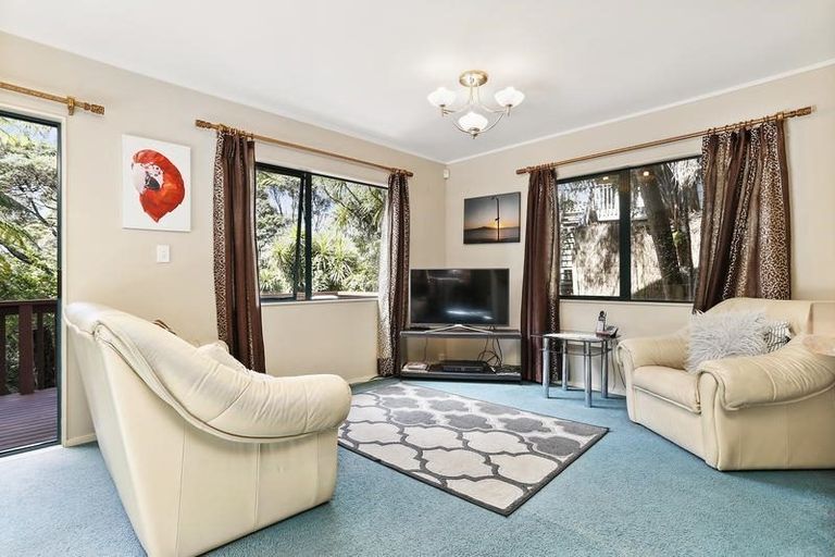 Photo of property in 112 Mountain Road, Henderson Valley, Auckland, 0612