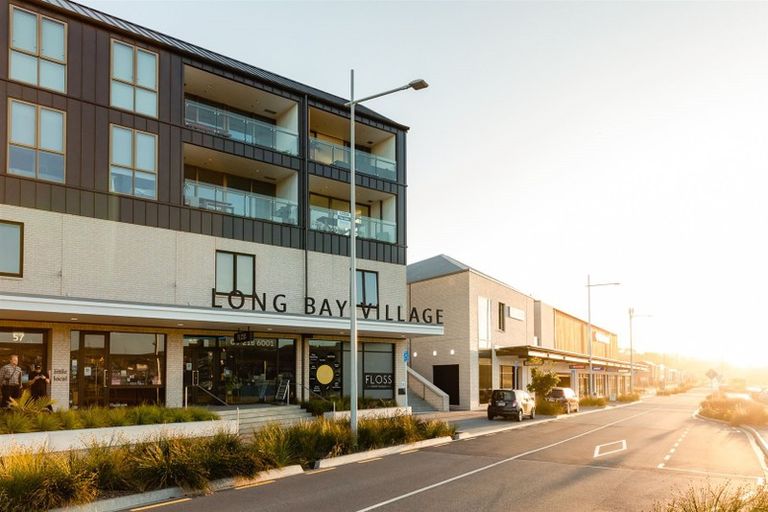 Photo of property in 22 Headsail Drive, Long Bay, Auckland, 0630