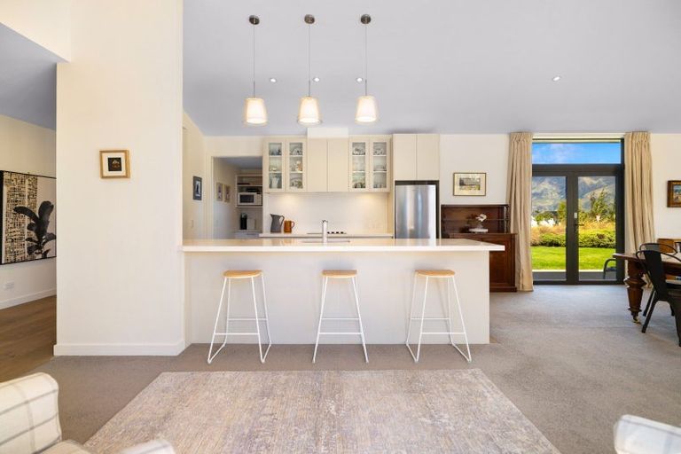 Photo of property in 47 Jacks Point Rise, Jacks Point, Queenstown, 9371