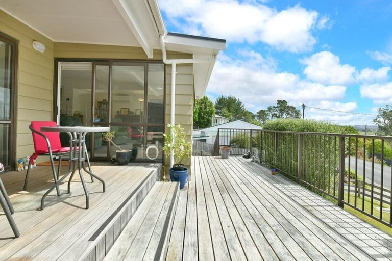 Photo of property in 7 Mangakura Road, Helensville, 0800