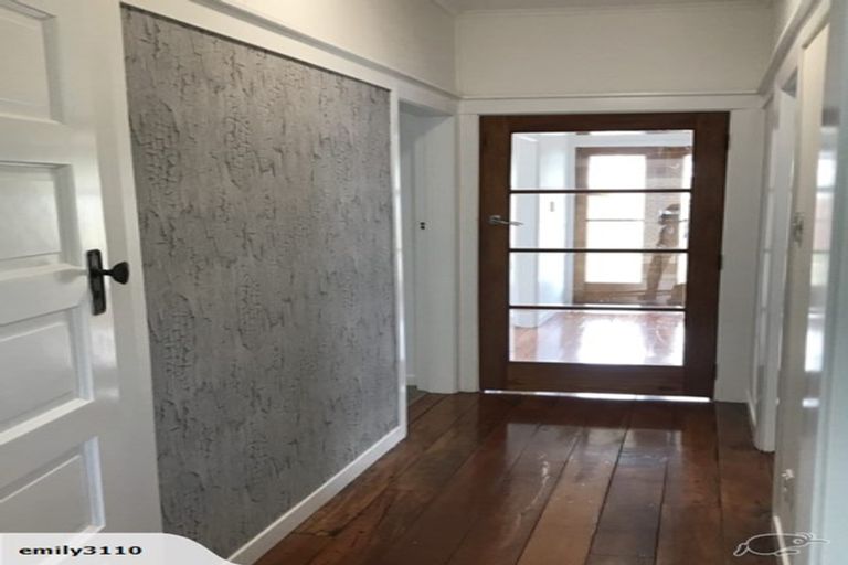 Photo of property in 178 Onepu Road, Lyall Bay, Wellington, 6022