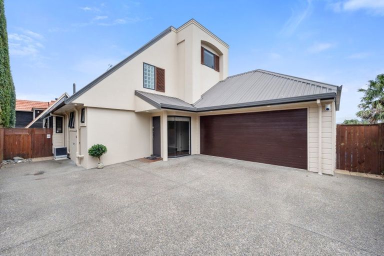 Photo of property in 2/47 Clovelly Road, Bucklands Beach, Auckland, 2012