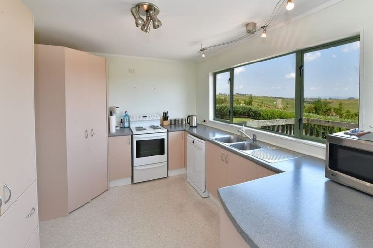 Photo of property in 639 Peak Road, Helensville, 0875