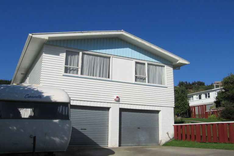 Photo of property in 11 Lupin Terrace, Tawa, Wellington, 5028