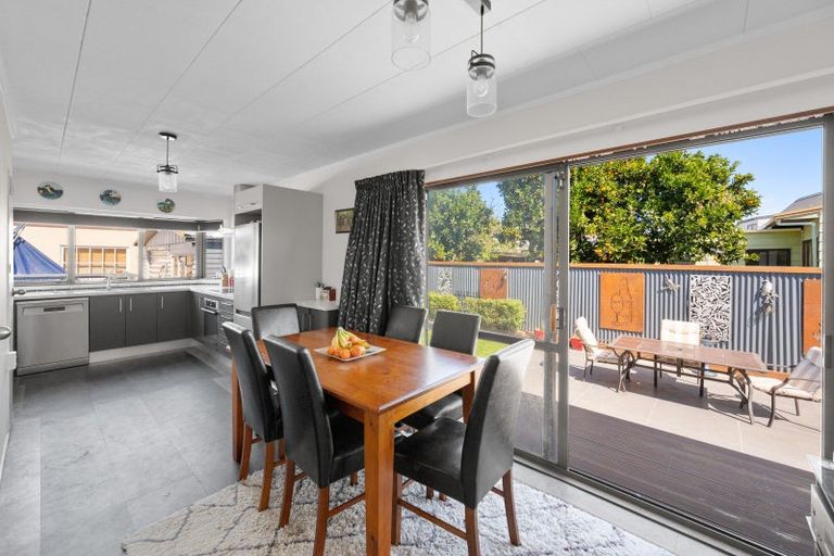 Photo of property in 5 Nicholson Street, Mayfair, Hastings, 4122