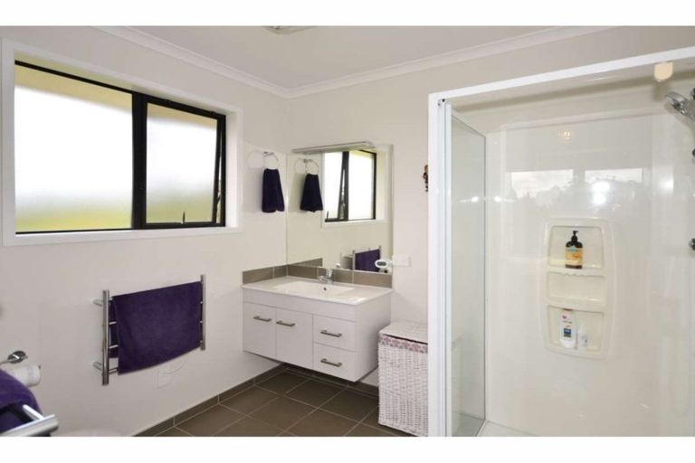 Photo of property in 16 Access Heights, Kerikeri, 0230