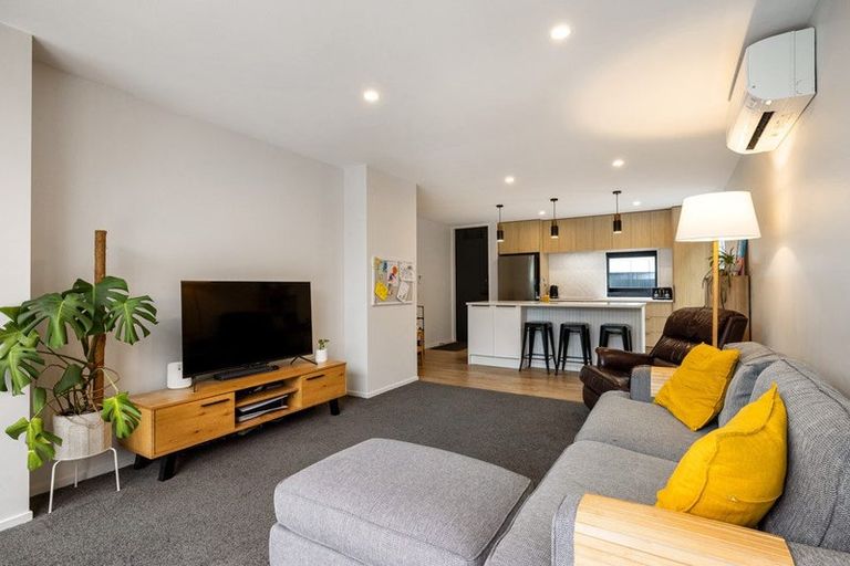 Photo of property in 2/12 Hume Street, Sydenham, Christchurch, 8023