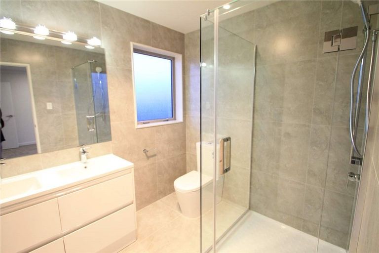 Photo of property in 11 Maka Terrace, Orewa, 0931