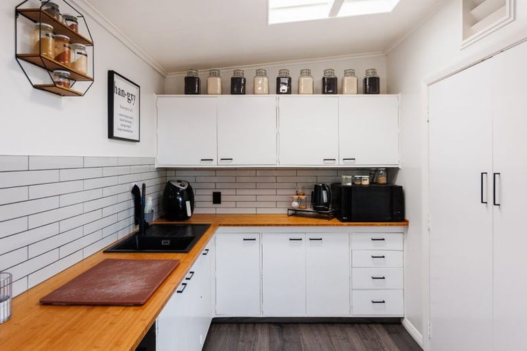 Photo of property in 1/19 Keeling Street, West End, Palmerston North, 4412