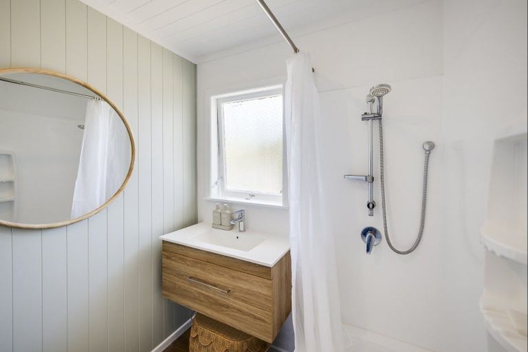 Photo of property in 21 Davidson Avenue, Pirimai, Napier, 4112