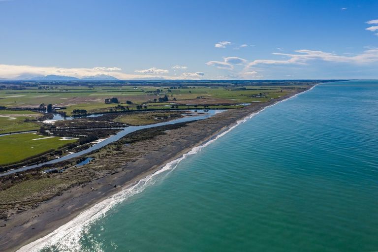 Photo of property in 17 Stopbank Road, Milford, Temuka, 7986