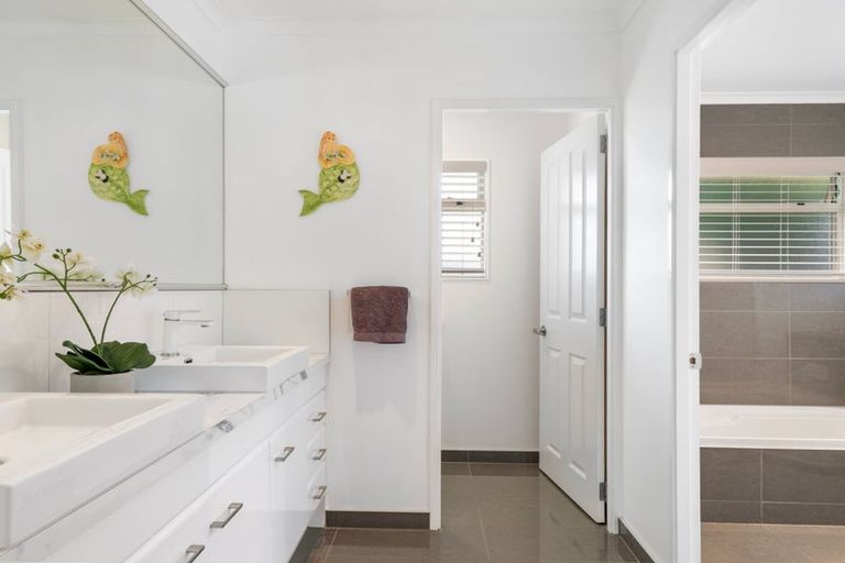 Photo of property in 6 Madeira Close, Papamoa Beach, Papamoa, 3118