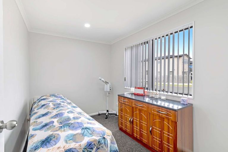 Photo of property in 16 Bliss Court, Takanini, 2110