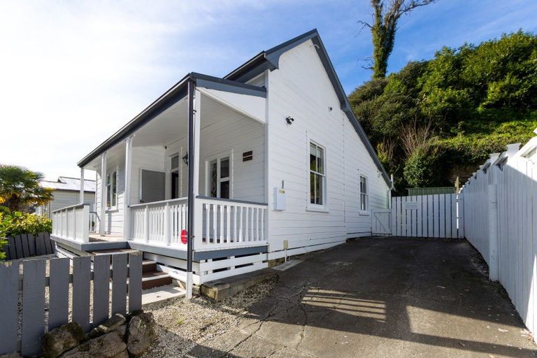 Photo of property in 131 Shakespeare Road, Bluff Hill, Napier, 4110