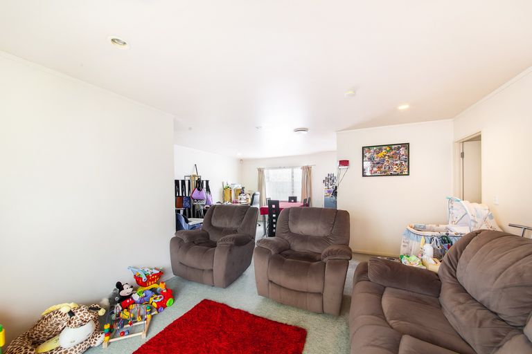 Photo of property in 66b Dundale Avenue, Blockhouse Bay, Auckland, 0600