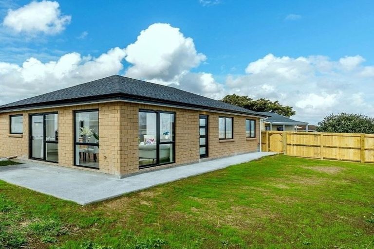 Photo of property in 1/25 Kennington Drive, Clendon Park, Auckland, 2103