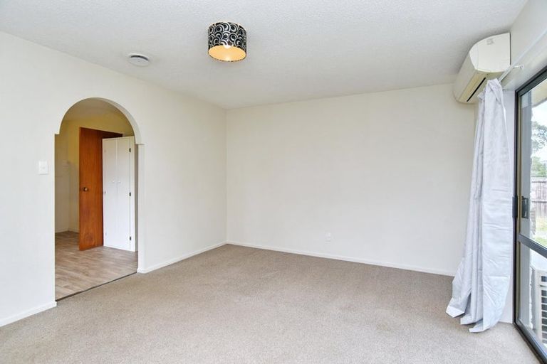 Photo of property in 2/121 Marlow Road, Aranui, Christchurch, 8061