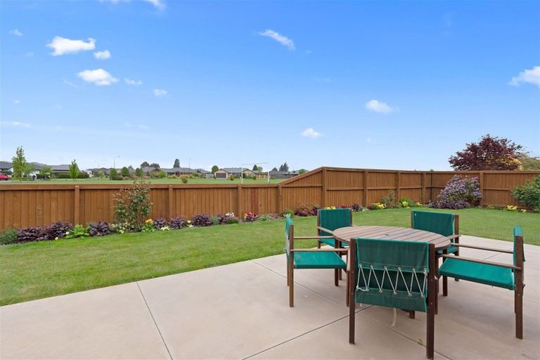 Photo of property in 18 Lancewood Way, Rangiora, 7400