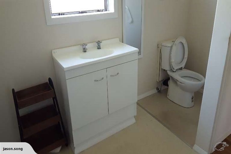 Photo of property in 3/45 College Road, Northcote, Auckland, 0627