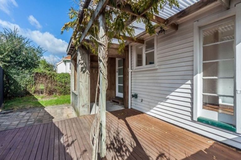 Photo of property in 104a Lake Road, Belmont, Auckland, 0622