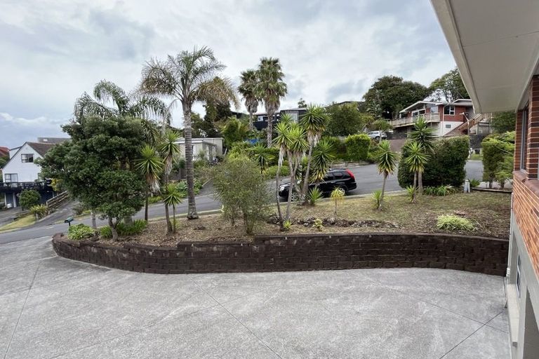Photo of property in 5 Anchor Place, Beach Haven, Auckland, 0626