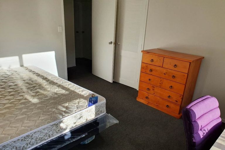 Photo of property in 121 Athena Drive, Totara Vale, Auckland, 0629