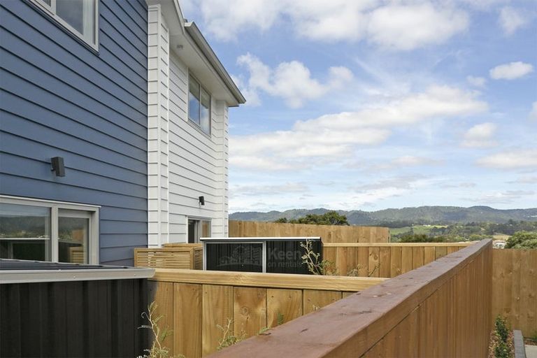 Photo of property in 6/22 Denver Avenue, Sunnyvale, Auckland, 0612