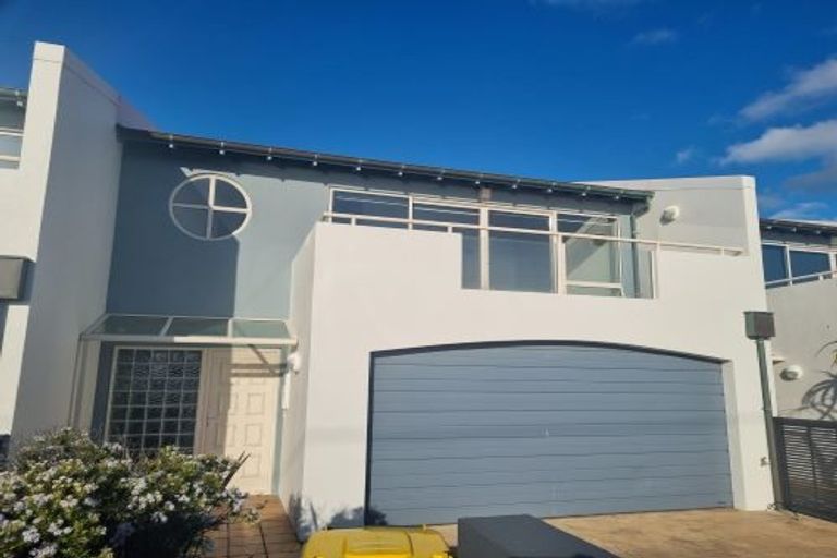 Photo of property in Sandbar Cove, 2/103 Mana Esplanade, Paremata, Porirua, 5026