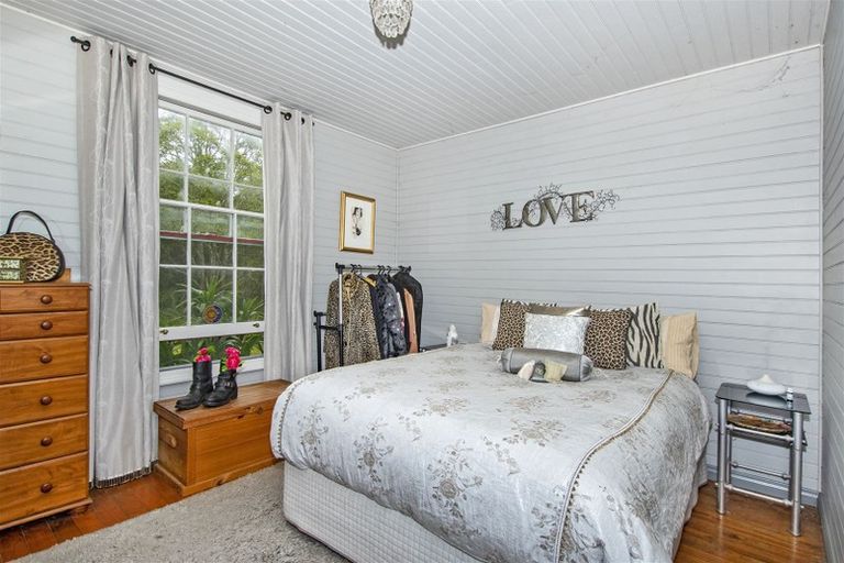 Photo of property in 305 Whananaki Road North, Opuawhanga, Hikurangi, 0181