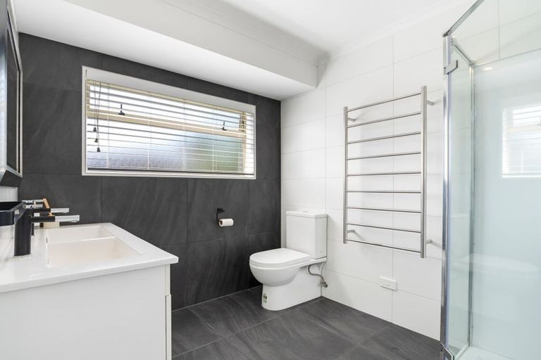 Photo of property in 6 Madeira Close, Papamoa Beach, Papamoa, 3118