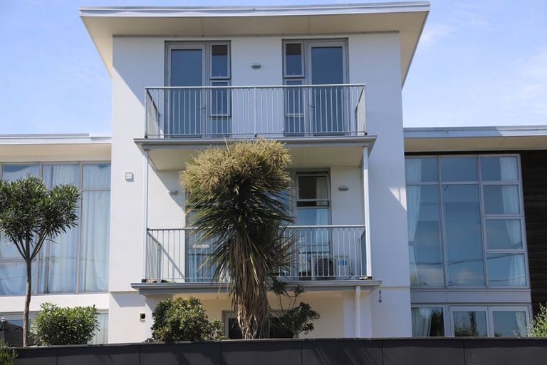 Photo of property in 2/44 Packe Street, Edgeware, Christchurch, 8013