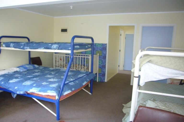 Photo of property in 65 Seaview Road, Cable Bay, 0420