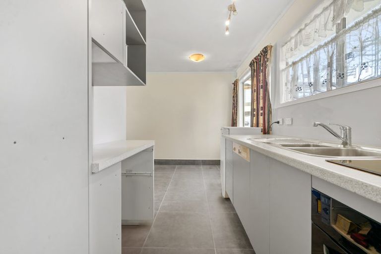 Photo of property in 1/23 Frobisher Way, Clendon Park, Auckland, 2103