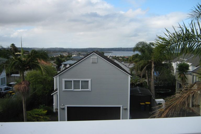 Photo of property in 121a Hobsonville Road, West Harbour, Auckland, 0618