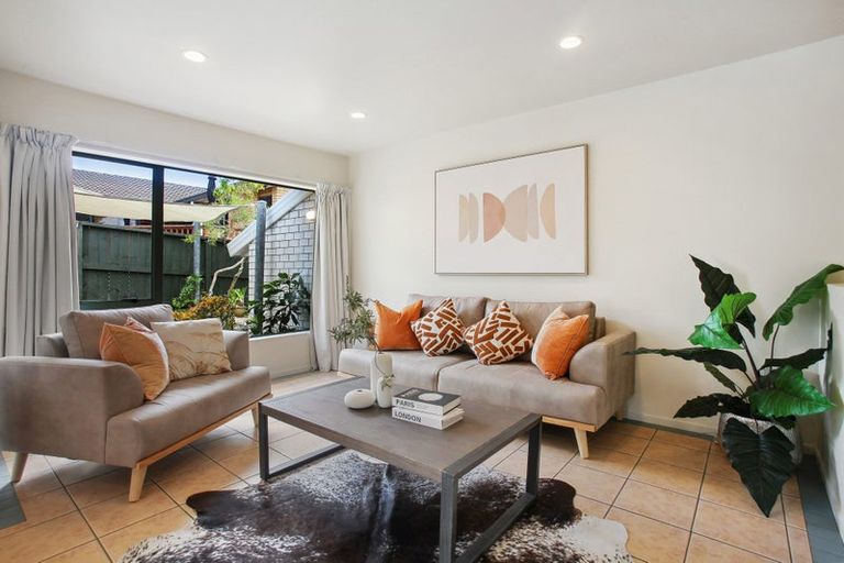 Photo of property in 3 Khaleel Place, Henderson, Auckland, 0612