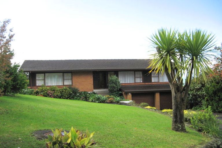 Photo of property in 21 Seymour Road, Mellons Bay, Auckland, 2014