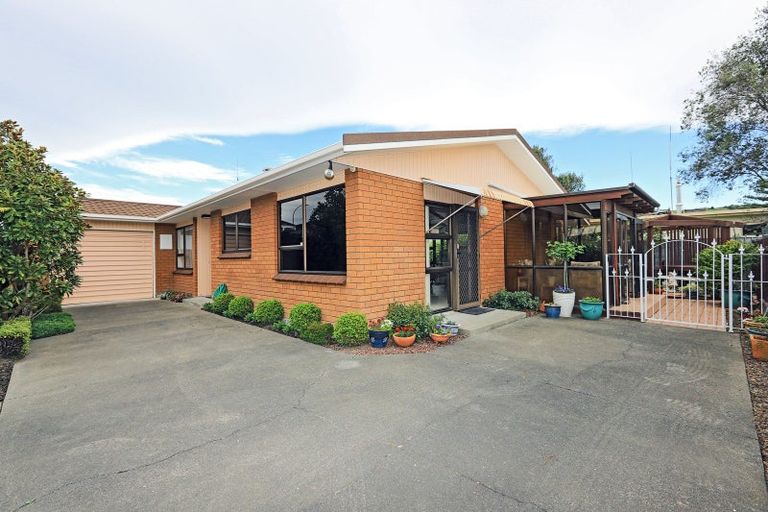 Photo of property in 2/30 Roskilda Crescent, Taradale, Napier, 4112