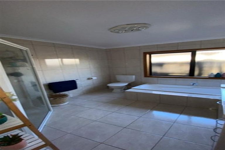 Photo of property in 11 Oreti Crescent, Papamoa Beach, Papamoa, 3118